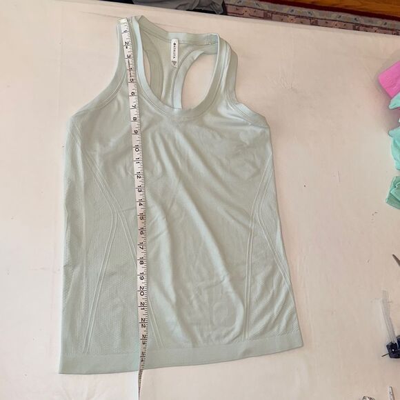 Athleta Racerback Sleeveless Tank with Stay Put Hem, Sz Small - Picture 6 of 6